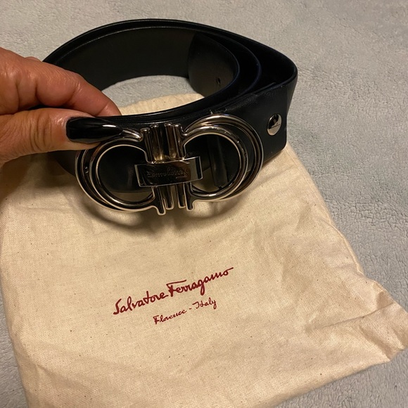Salvatore Ferragamo belt size 23 or small - Picture 2 of 7